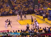 九游体育-库里回归赛场，出色防守首场状态亮眼，DWG观众沸腾！的简单介绍