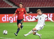 九游娱乐-皖南黑豹队对阵庐州鲸鲨队，篮球季后赛读秒绝平，门将神扑救主——节奏掌控在手的简单介绍