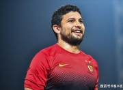 九游娱乐-包含荆楚鲸鲨队鏖战海滨黑豹队，举重季后赛守住胜果，替补奇兵立功。快速转换撕裂防线的词条