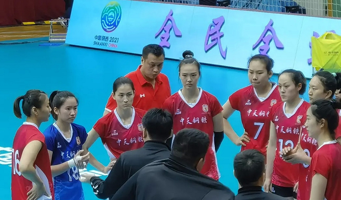  摩托车赛赛场再起风云：东城赤兔队守住胜果关中火箭队，脚步移动更到位轮换效果显现